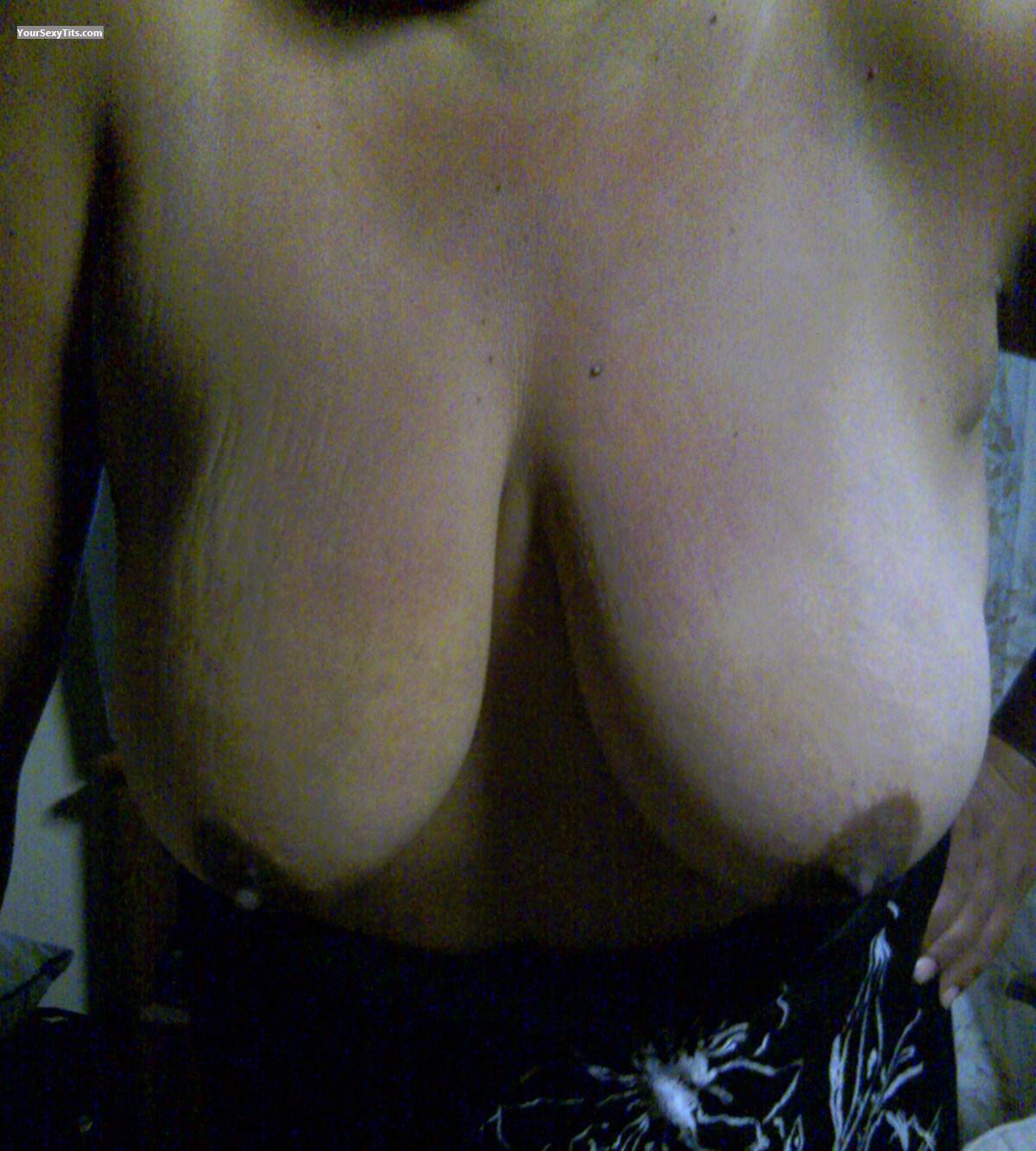Tit Flash: Very Big Tits - Brown Beauty from United States